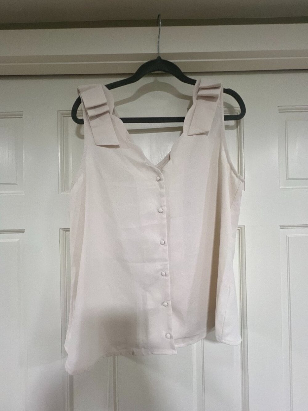 NWT ANDRÉE by Unit Ivory Shoulder Bow Camisole Tank | Button Front | Size L